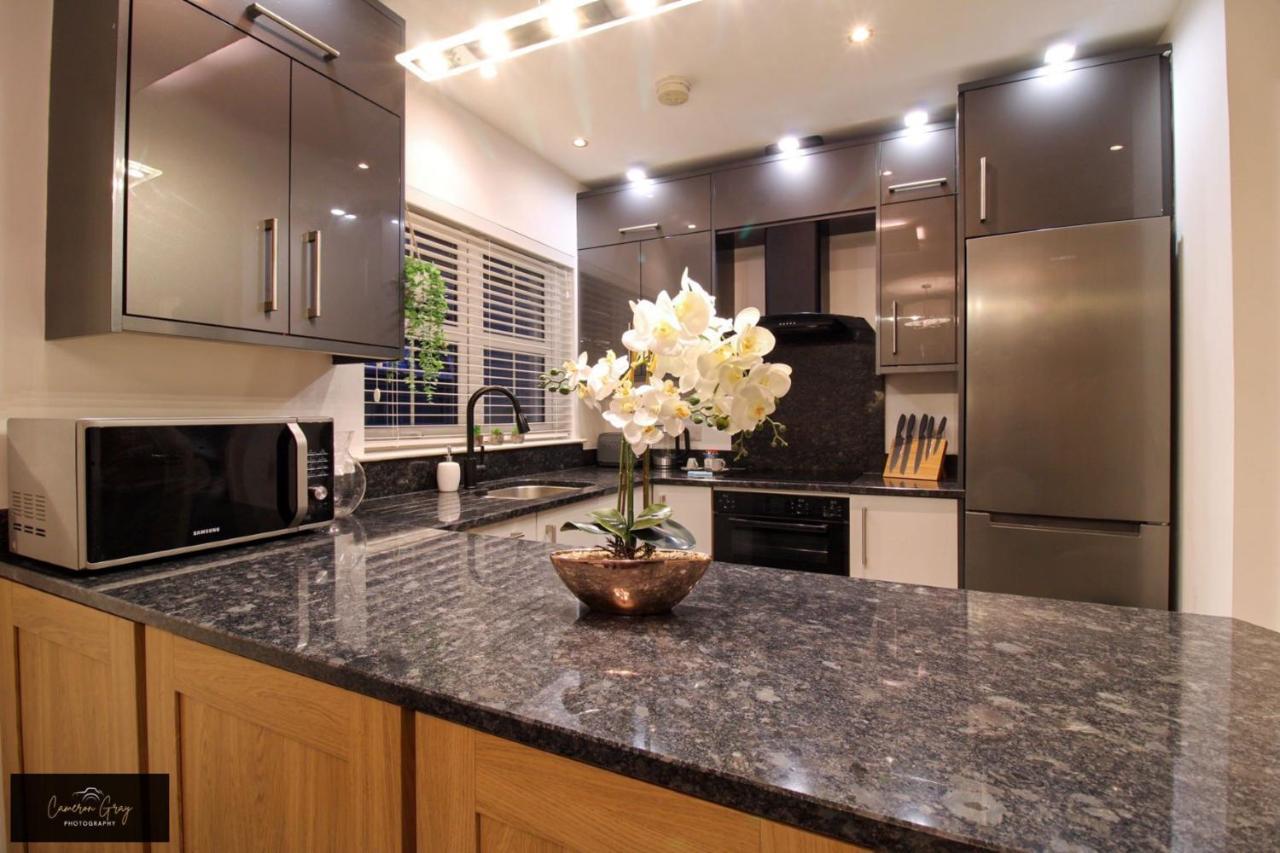 Nice 2 Bed House, Office, Wi-Fi, Free Parking Belfast Kültér fotó