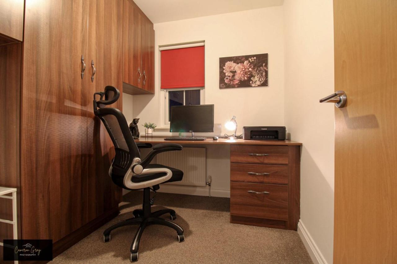 Nice 2 Bed House, Office, Wi-Fi, Free Parking Belfast Kültér fotó