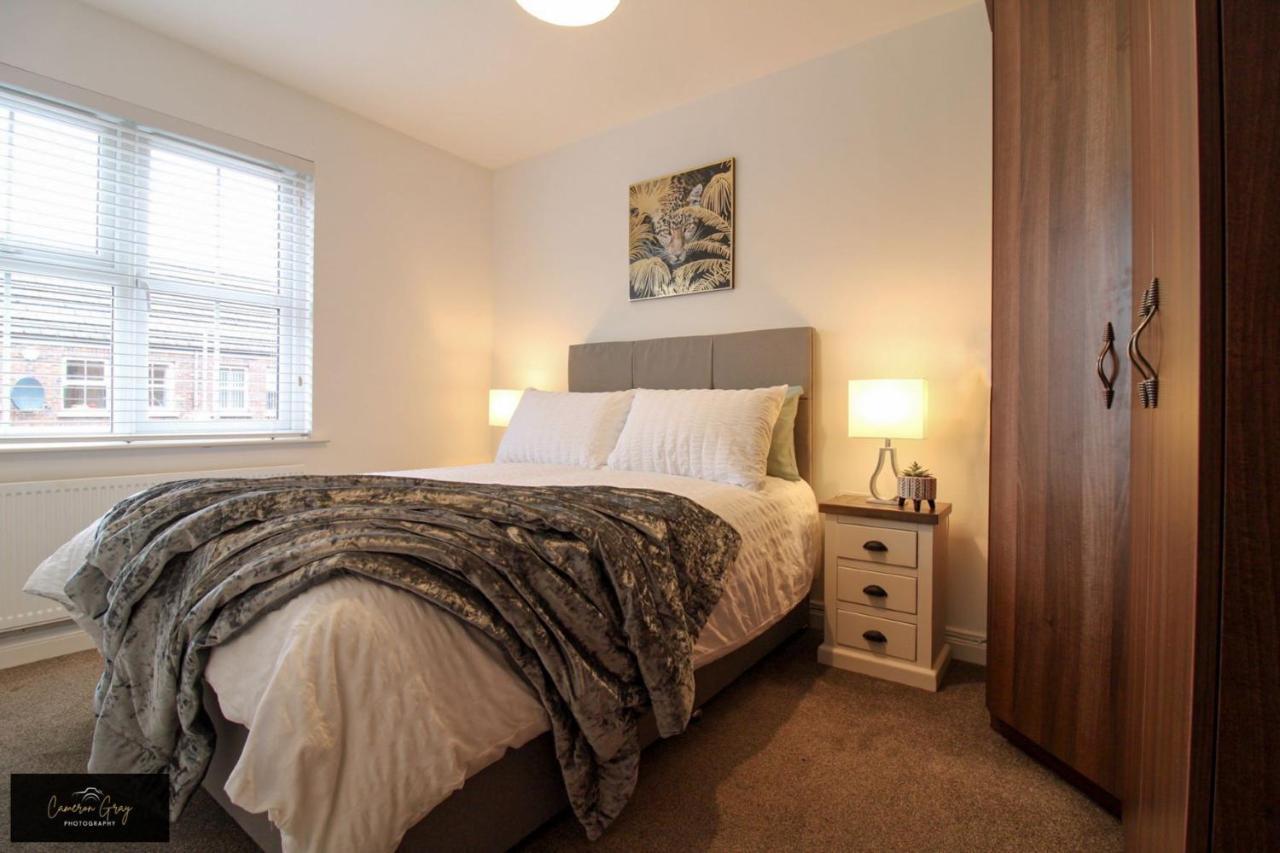 Nice 2 Bed House, Office, Wi-Fi, Free Parking Belfast Kültér fotó