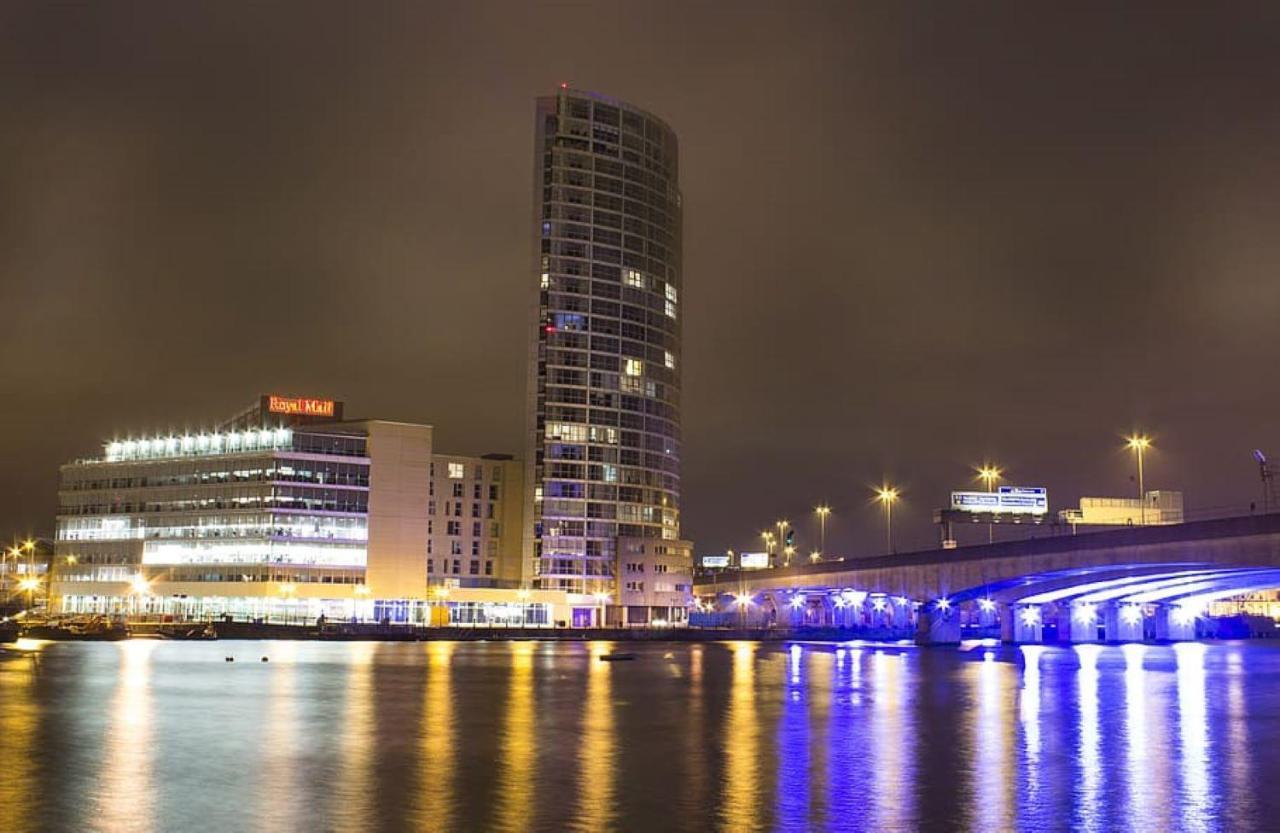 Nice 2 Bed House, Office, Wi-Fi, Free Parking Belfast Kültér fotó